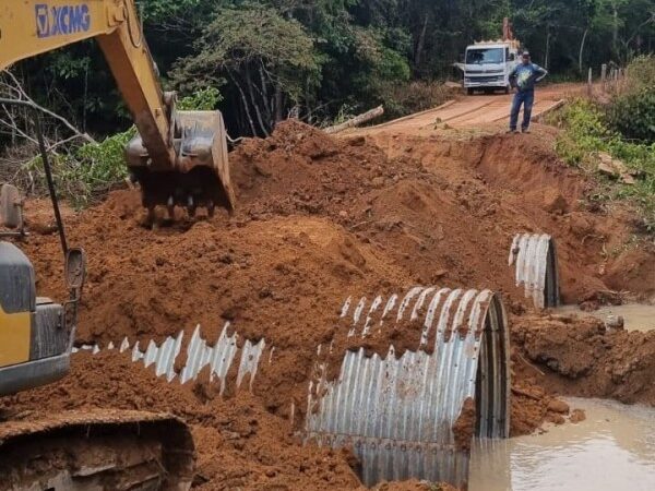 Terra Nova : Prefeito Pascoal determina substituição de ponte por tubos metálicos