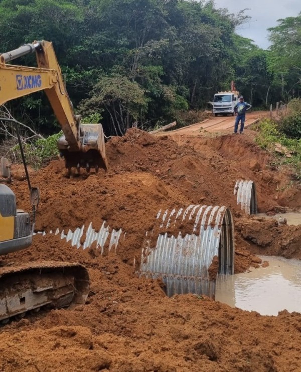 Terra Nova : Prefeito Pascoal determina substituição de ponte por tubos metálicos