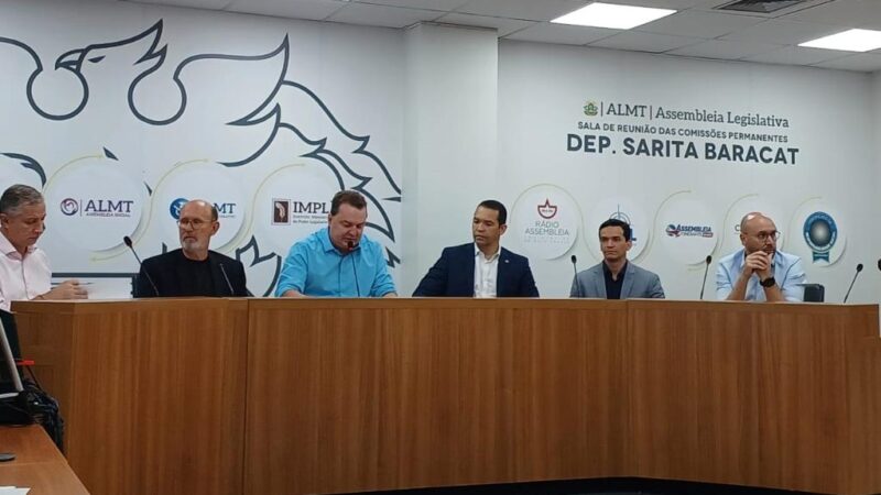 Controlador-geral comparece à ALMT e esclarece dúvidas sobre relatório