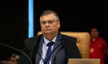 Dino cobra explicações sobre emendas paralelas e novo ‘orçamento secreto’ na Saúde