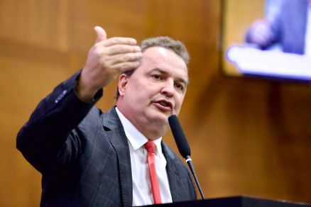 Max: “Se o TCE declinar, Assembleia vai fazer a investigação”