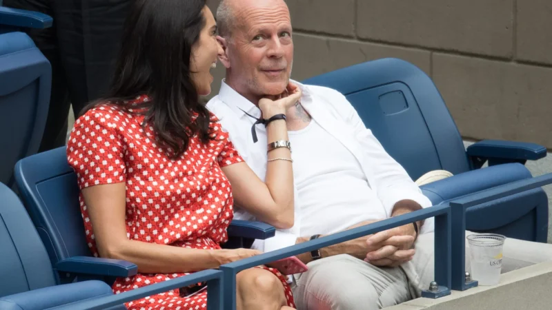 Emma Heming posta foto com Bruce e filha: “Queria que fosse diferente”