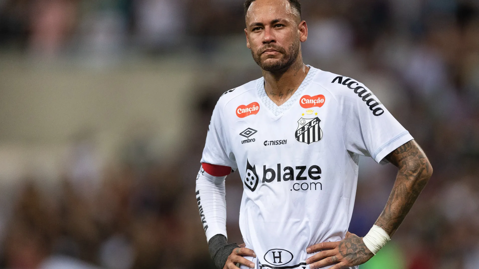 Sem Neymar, Santos leva empate-relâmpago, mas vence Fortaleza e sai do Z4