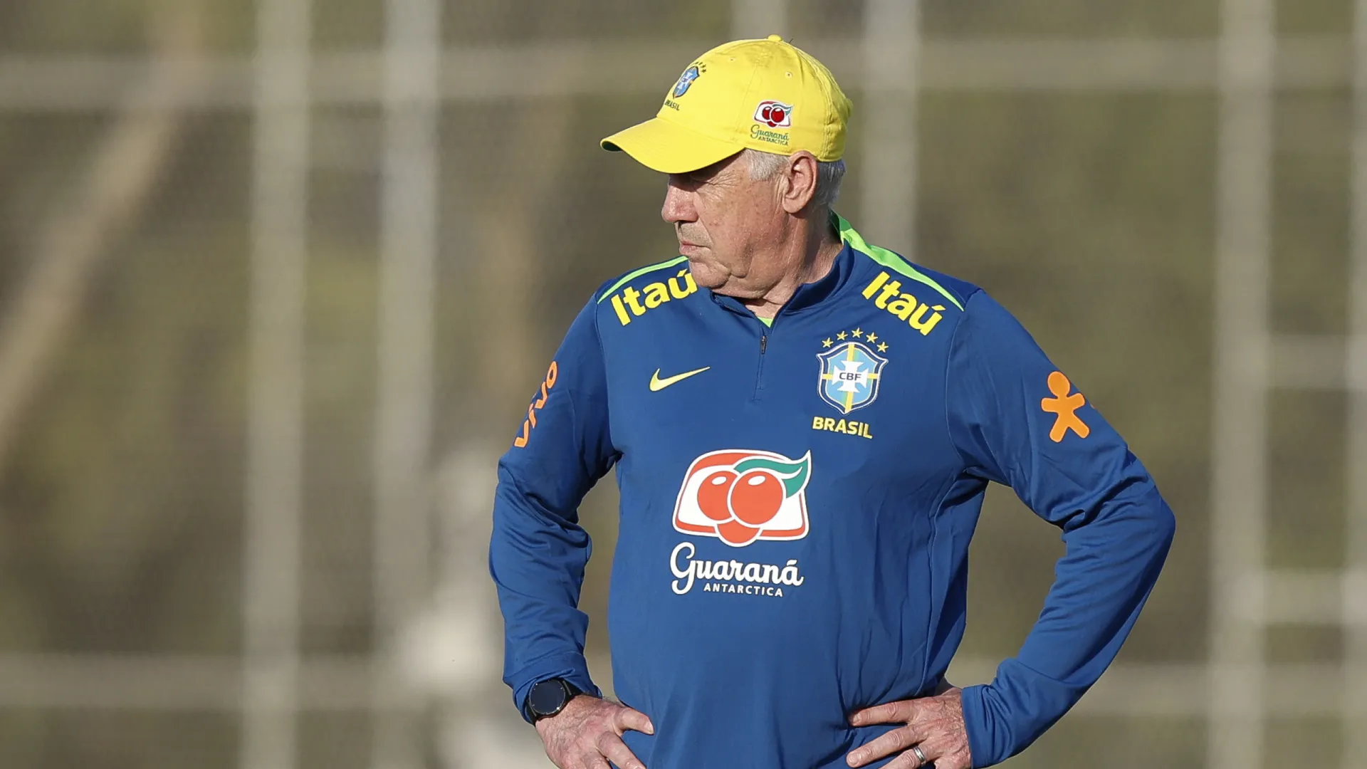 Ancelotti elogia seleção, fala em férias e se declara ao Brasil: ‘Passei 15 dias muito bonitos’