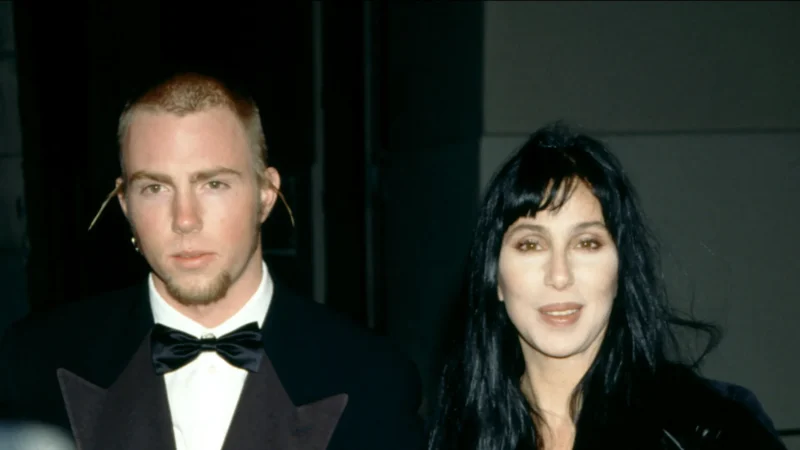 Filho de Cher é internado após overdose e recebe cuidados intensivos