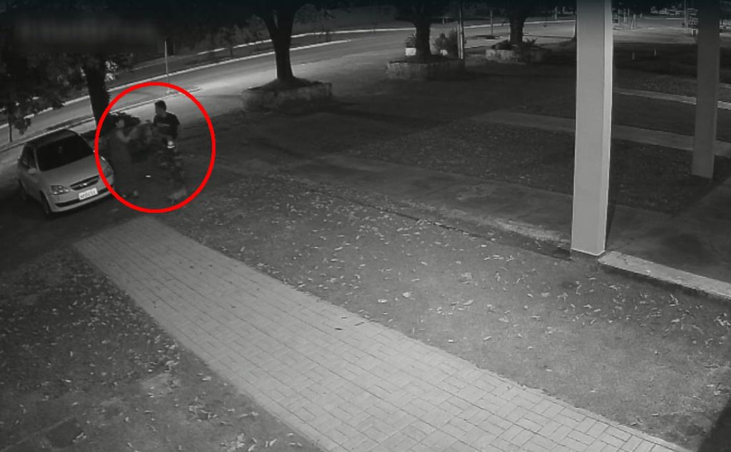 Alta Floresta: mulher é vítima de assalto em frente ao local de trabalho