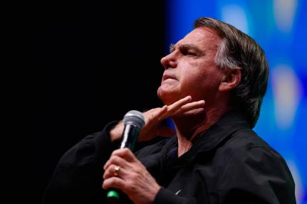 Moraes proíbe Bolsonaro de conceder entrevistas transmitidas em redes sociais