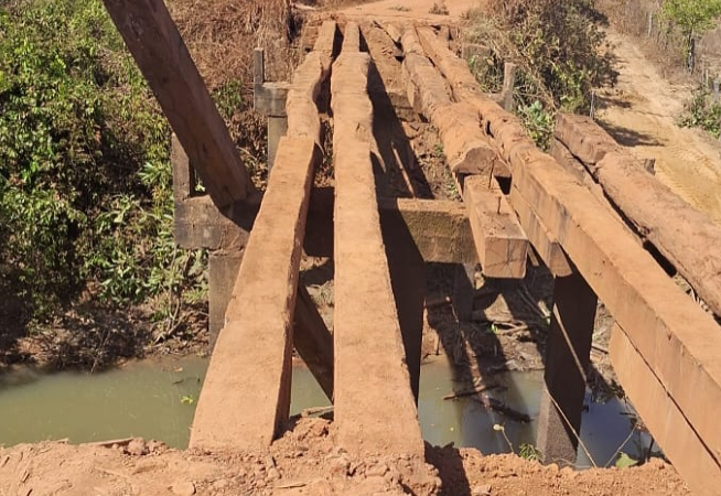 PONTE DO RIO PEIXOTINHO COMEÇA A SER RECUPERADA ENTRE MATUPÁ E PEIXOTO DE AZEVEDO