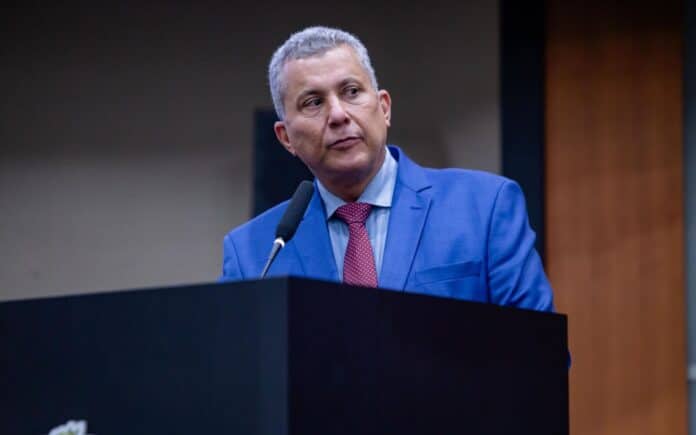 Deputado Baiano Filho debate com Mauro obras atrasadas de hospital regional do Araguaia