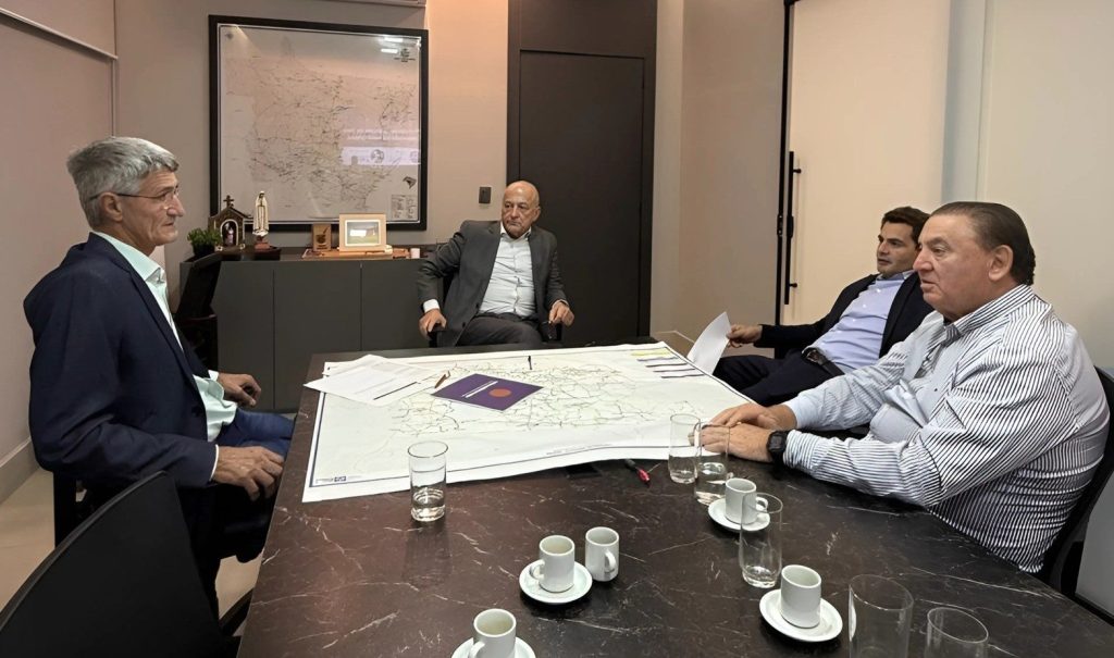 Reunião discute obras viárias e projeto de viaduto para travessia urbana em Alta Floresta