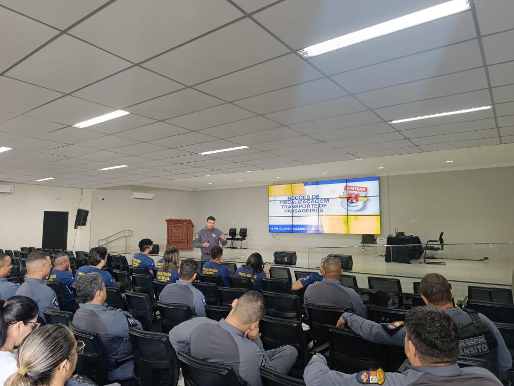Ager e Polícia Militar participam de treinamento conjunto sobre fiscalização do transporte intermunicipal