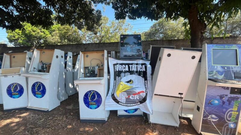 Força Tática apreende 65 máquinas caça níquel armazenadas em uma casa em Rondonópolis