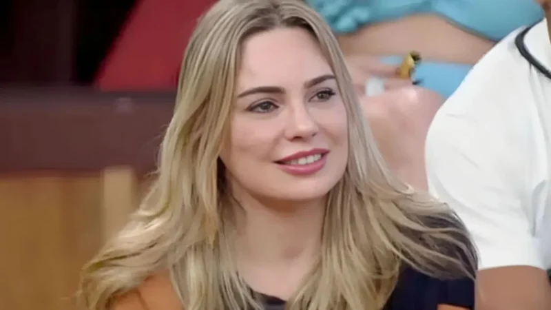 Rachel Sheherazade volta à Record para apresentar série sobre acumuladores