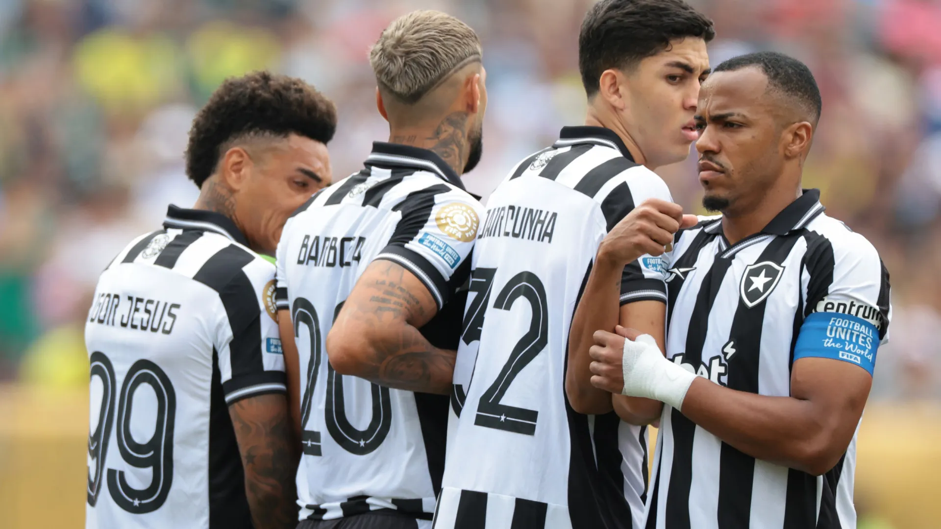 Botafogo domina Vasco e vence clássico na estreia do filho de Ancelotti