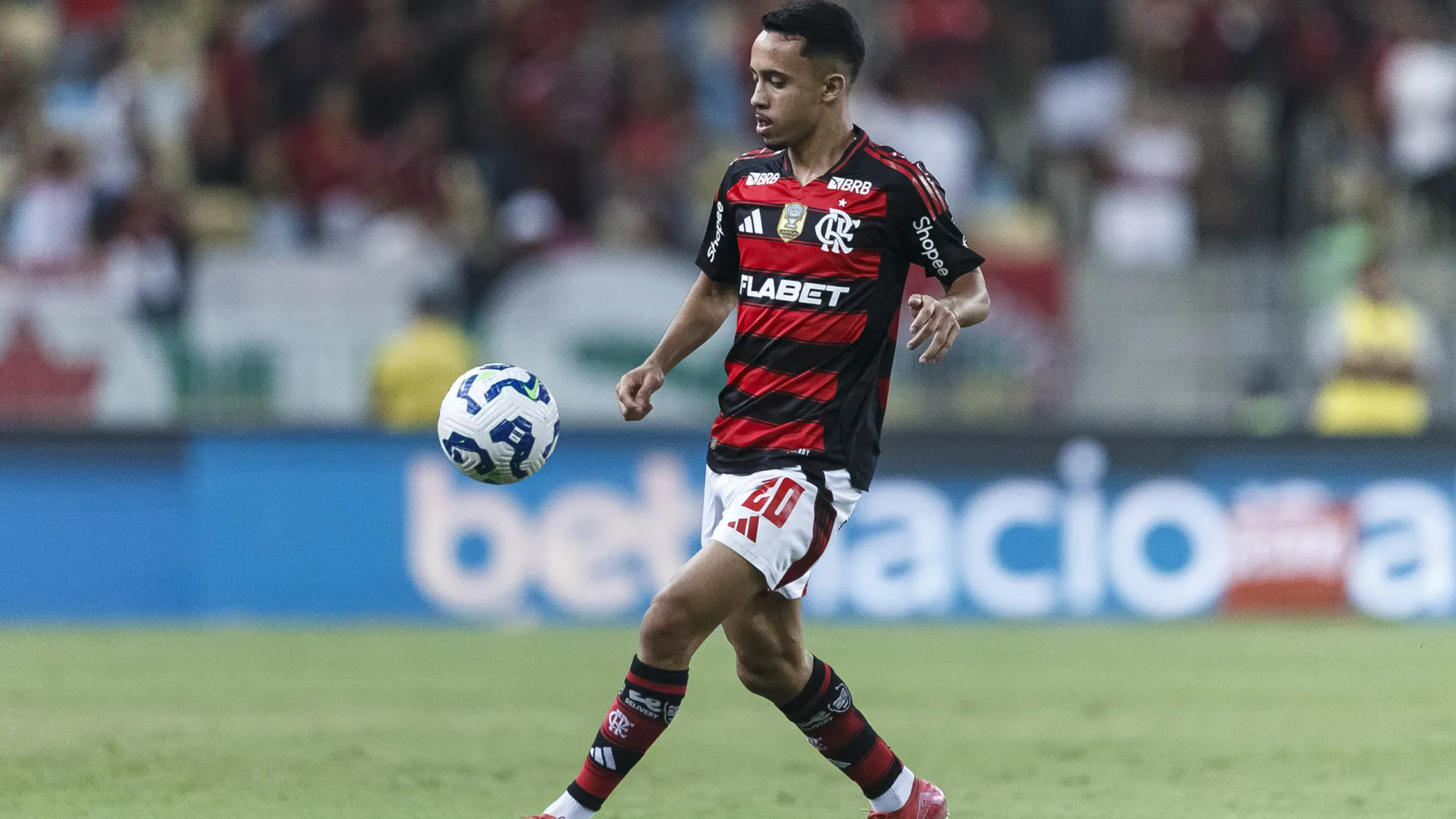 Matheus Gonçalves quer sequência no Flamengo após permanência
