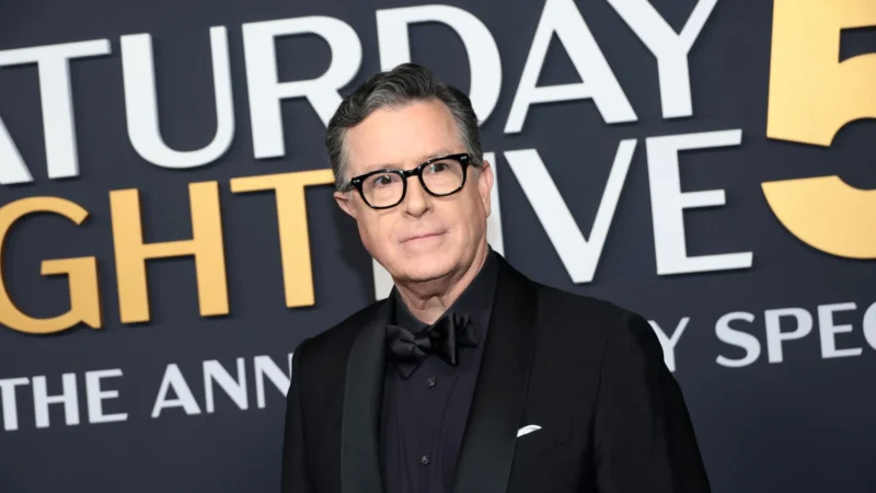 Stephen Colbert xinga Donald Trump no ‘The Late Show’ após cancelamento