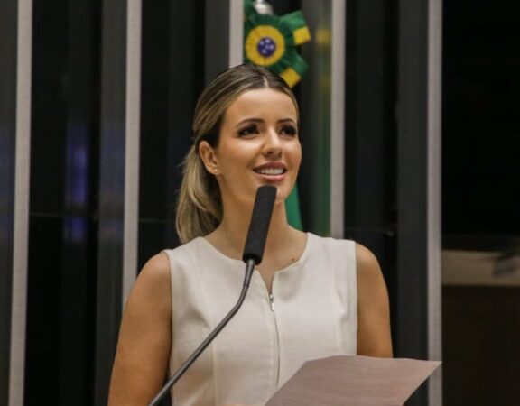 Pesquisa aponta Flavinha entre os primeiros colocados para representar o Nortão como deputada federal