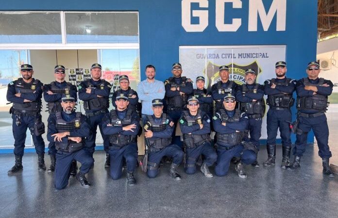 Prefeitura de Colíder entrega novas armas de choque e fardamento à Guarda Civil Municipal