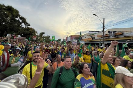 Centenas vão às ruas em ato contra Moraes e Lula em Cuiabá; veja