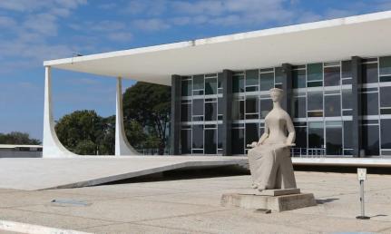 STF retoma sessões após recesso e fará defesa de Moraes