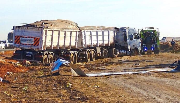 PRF confirma que carreta não podia trafegar à noite na 163 em Lucas; colisão com ônibus deixou 11 mortos