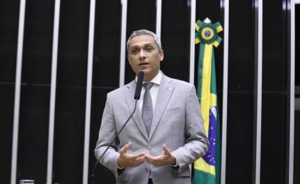 Deputado quer criar versão brasileira da Lei Magnitsky, usada contra Moraes