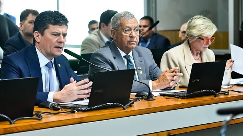 Senadores Jayme Campos e Margareth assinam impeachment de Alexandre de Moraes