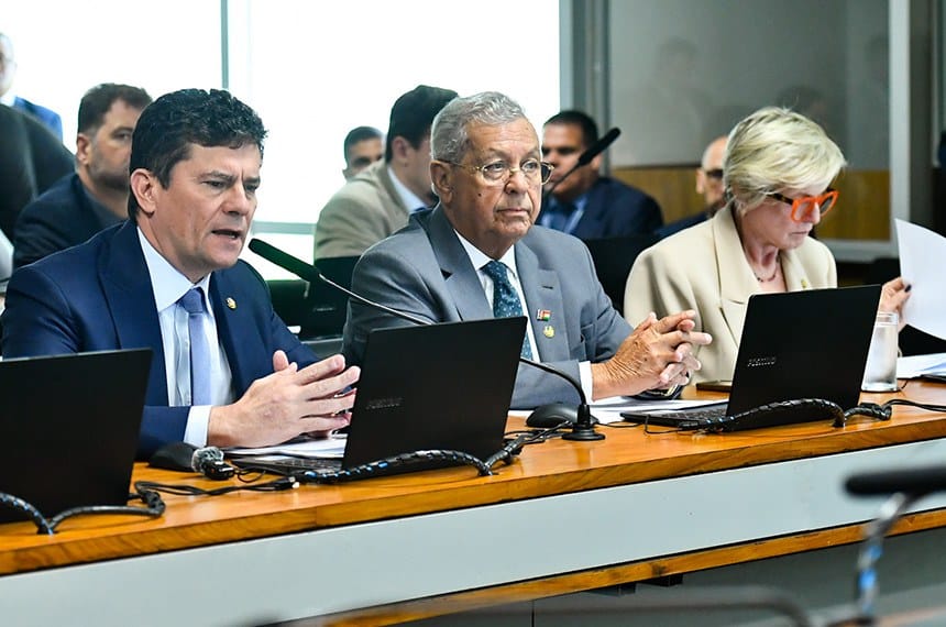Senadores Jayme Campos e Margareth assinam impeachment de Alexandre de Moraes