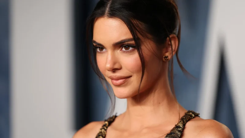 Mulheres famosas que se parecem muito com homens famosos
