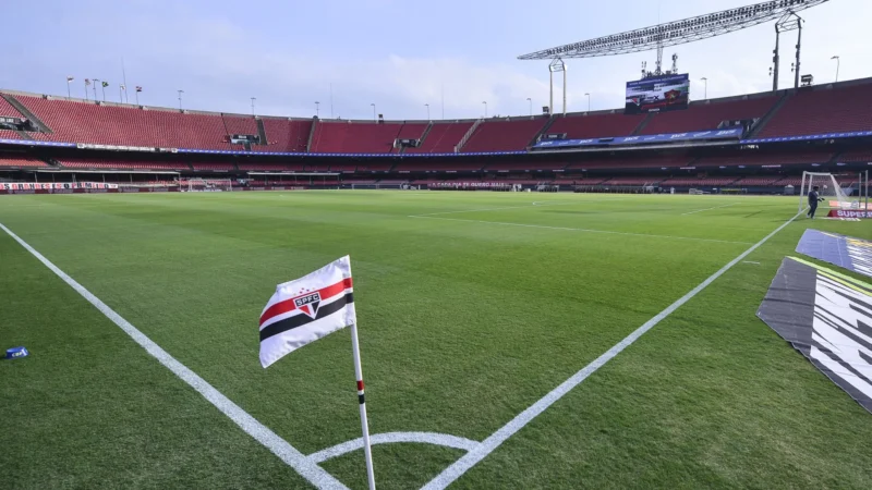 Jovem zagueiro do São Paulo treina bem e toma vaga de queridinho de Zubeldía