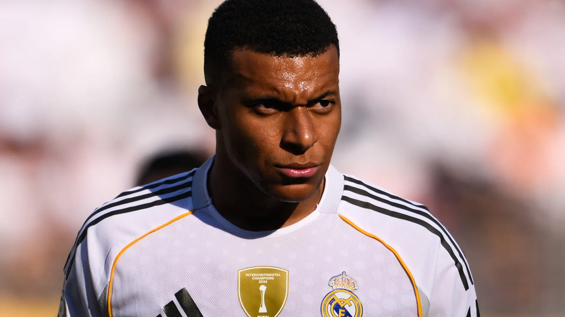 Real bate Oviedo com Mbappé protagonista; Rodrygo reclama após substituição