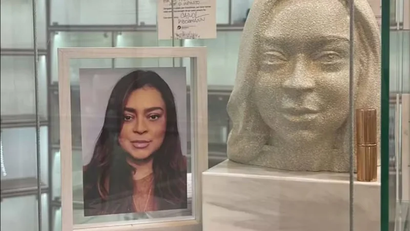 Preta Gil ganha busto realista em cemitério no Rio