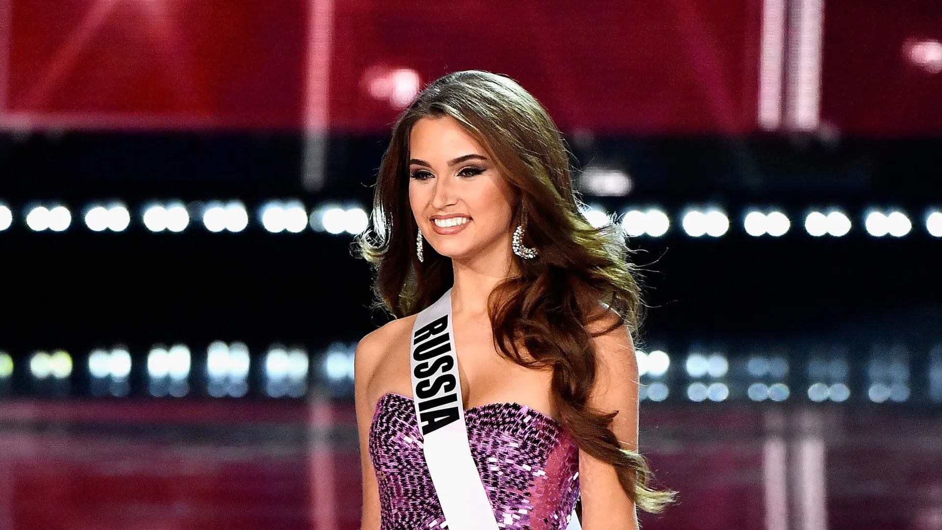 Ex-candidata a Miss Universo morre aos 30 anos após acidente de carro