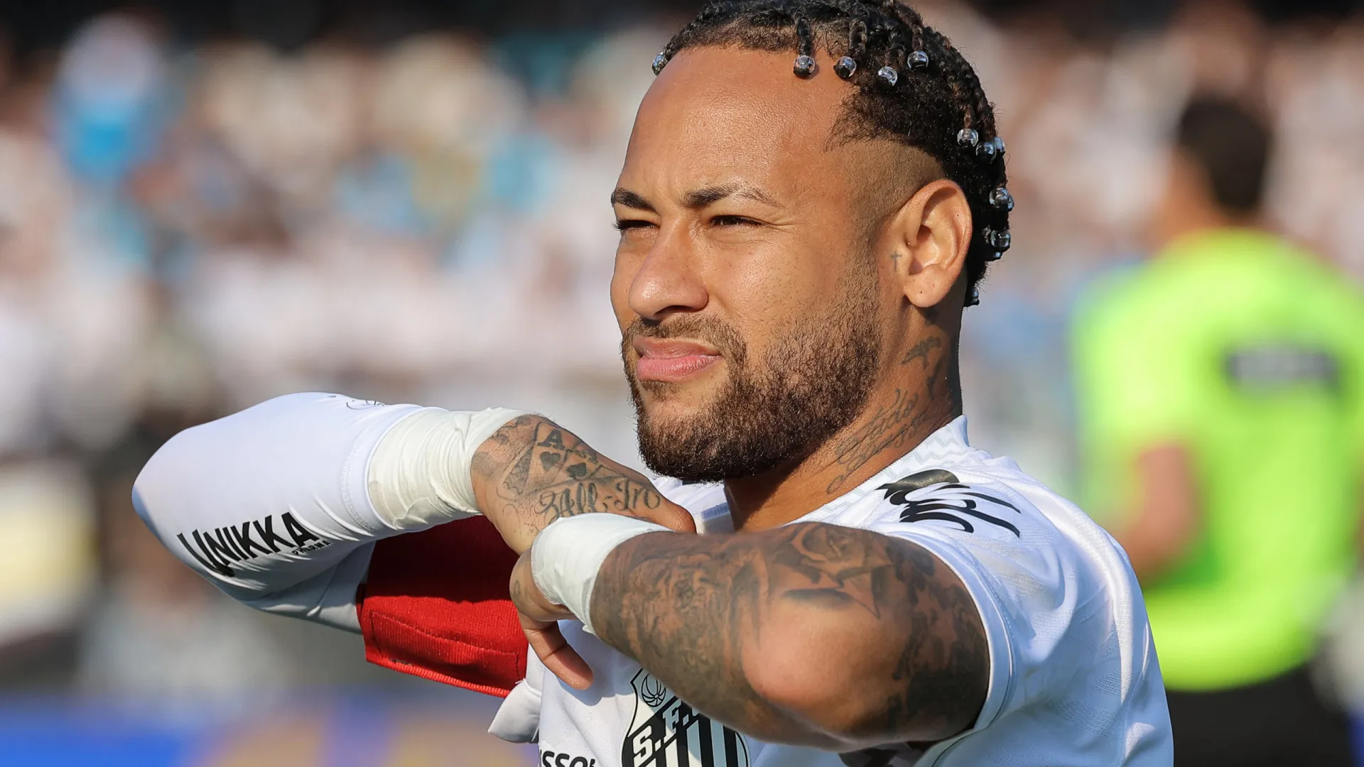 Para Ancelotti ou Santos? Recado de Neymar causa polêmica na web