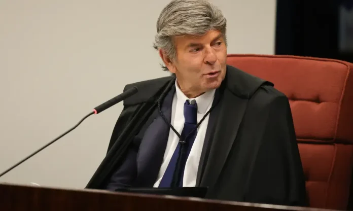 Fux absolve Bolsonaro dos cinco crimes da suposta trama golpista