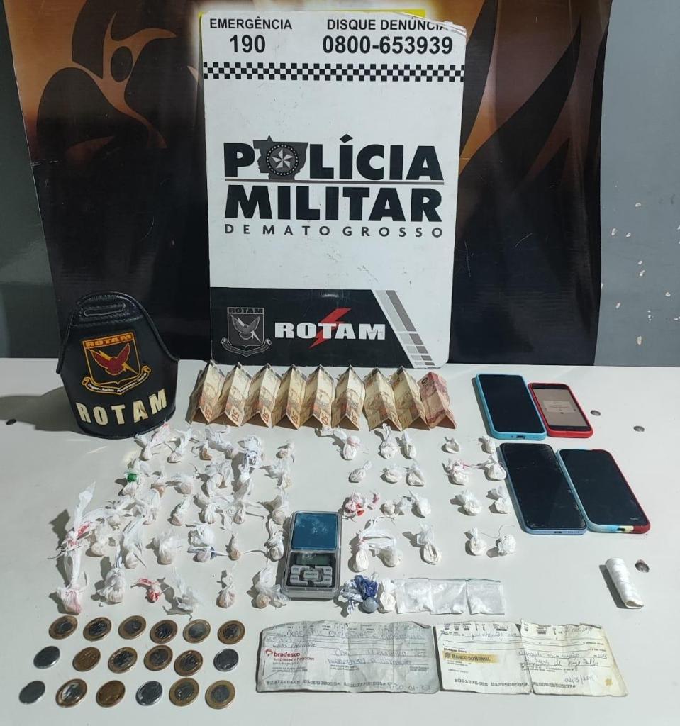 Rotam prende três pessoas por tráfico de drogas e apreende 55 porções de entorpecentes