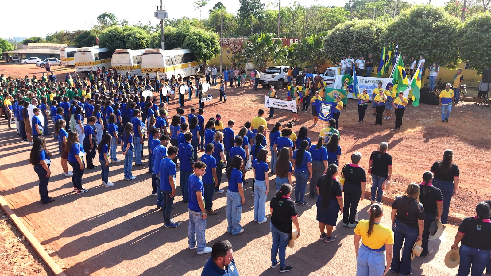 Desfile Cívico reúne comunidade escolar na Gleba União Padovani