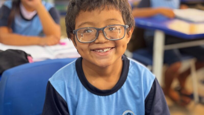 Secretaria de educação de Peixoto realiza entrega de novos uniformes escolares