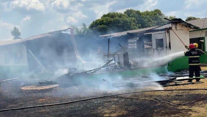Incêndio causa danos em escola em Mato Grosso