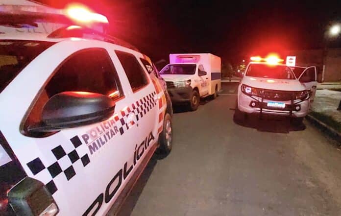 Homem é assassinado a tiros na porta de casa em Alta Floresta