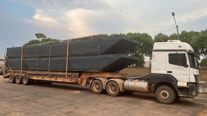 Operação Força Total apreende carretas que transportavam balsas de garimpo em Alta Floresta
