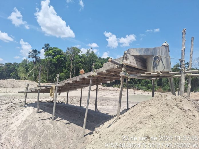 Polícia Ambiental desmonta estrutura de garimpo ilegal em Novo Mundo