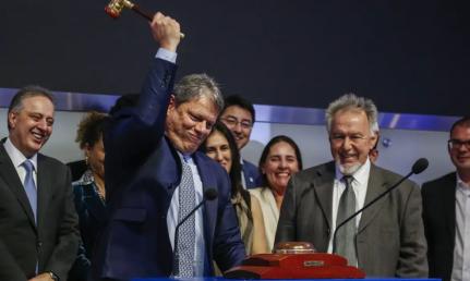 Deputado pede inquérito contra Tarcísio após falas contra STF