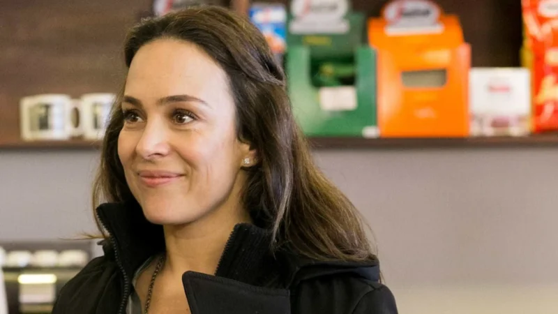 Gabriela Duarte se desculpa após repostar vídeo chamando Caetano, Gil e Chico de decadentes