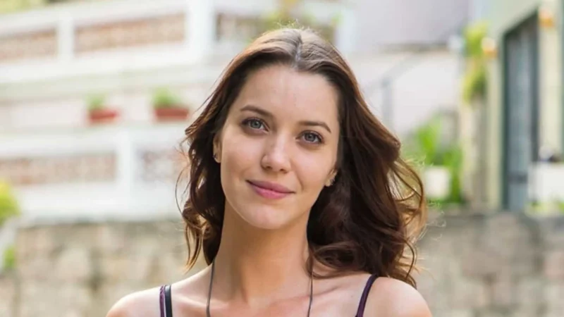 Nathalia Dill diz que perdeu trabalho por declarar voto em Lula