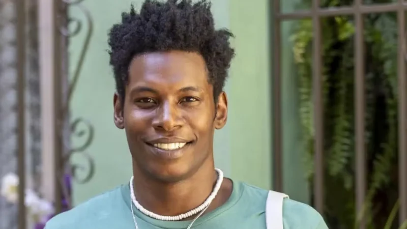 Breno Ferreira fala do clímax de André e Aldeíde em ‘Vale Tudo’ e do namoro com Clara Moneke