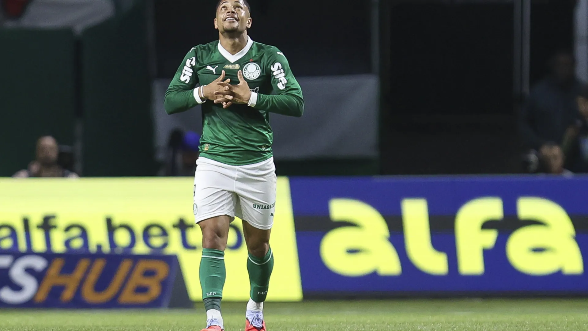 Vitor Roque faz 3, e Palmeiras define no 1º tempo goleada sobre o Inter
