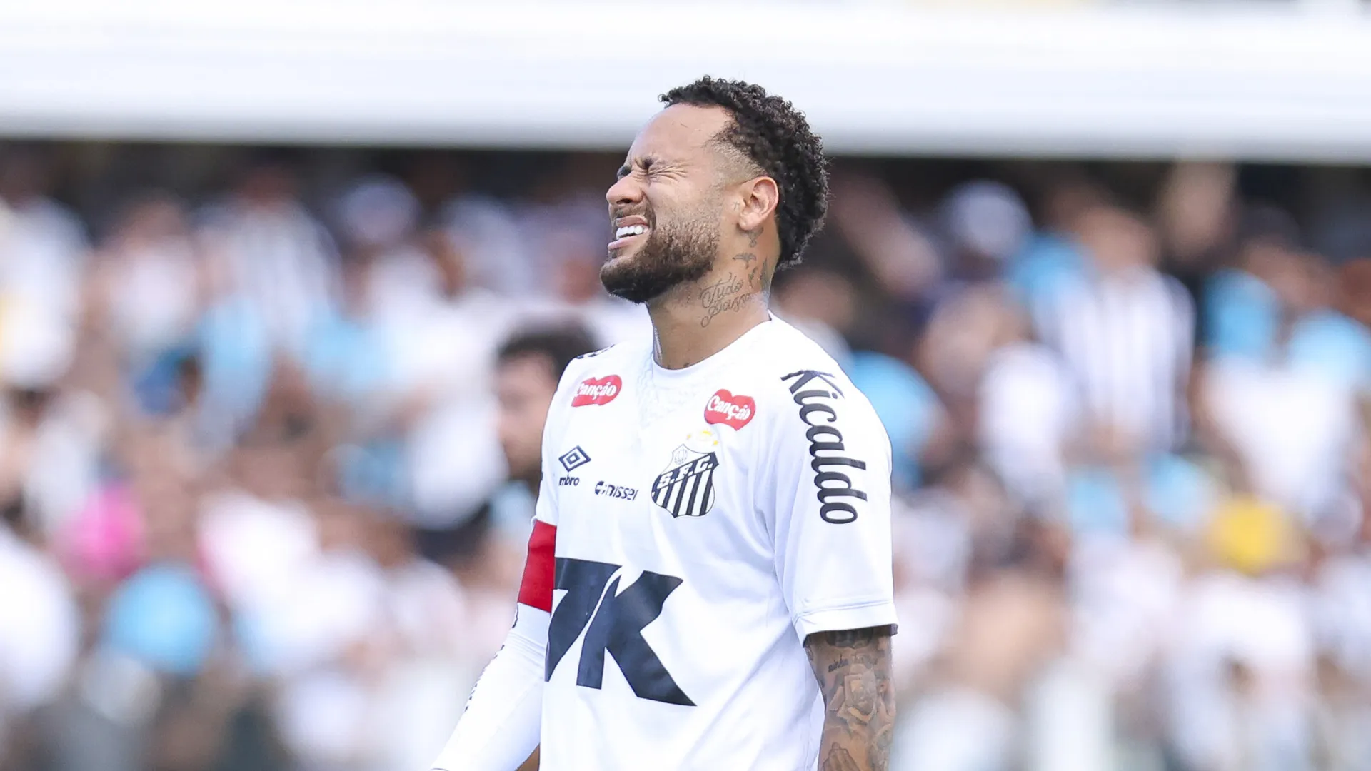 Santos vai de mal a pior e Neymar culpa o gramado: “Sintético é uma me**”
