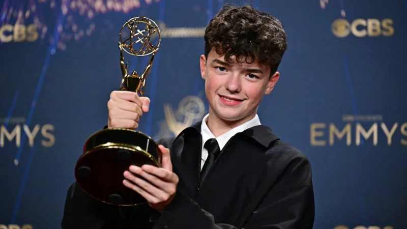 Emmy 2025 é dominado por ‘Adolescência’ e ‘O Estúdio’; veja todos os vencedores