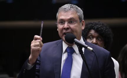 Governo define votação da LDO como prioridade e ainda busca saída para MP do IOF